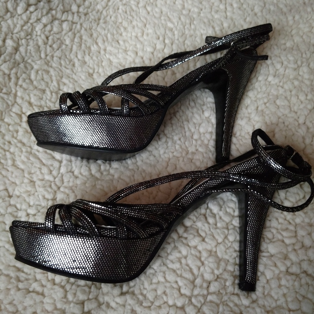 Dyeables Scale Heels